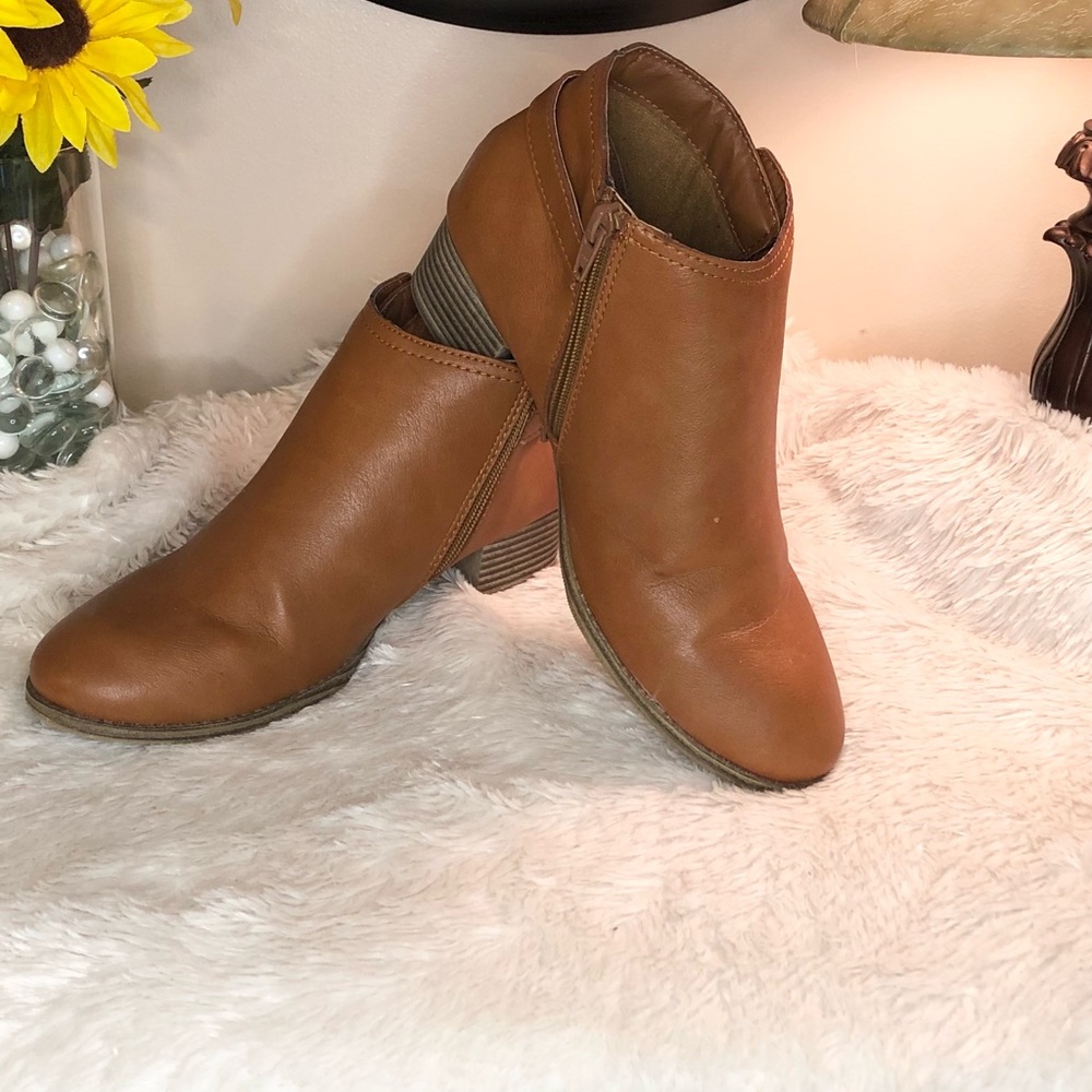 OLD NAVY CALF BOOTS